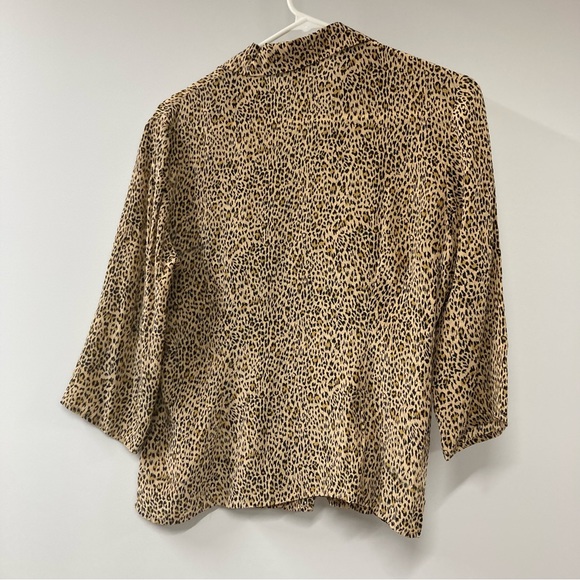 Robbie Bee Leopard Print 100% Silk Button Down Womens Shirt Blouse Size S - Picture 5 of 5